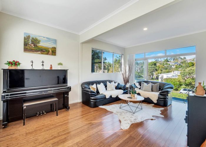  at 8 Coromandel Crescent, Mairangi Bay, North Shore City, Auckland