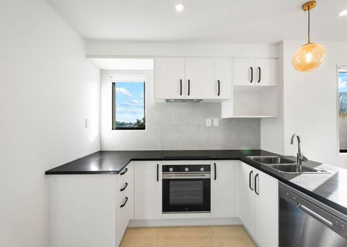  at 29/18 Hewlett Road, Massey, Waitakere City, Auckland