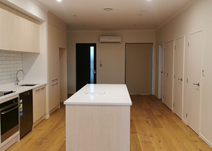  at 6 Mahalo Avenue, Manukau, Manukau City, Auckland