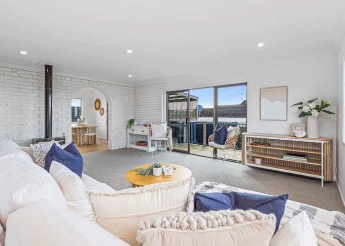  at 2 Bay Vista Drive, Red Beach, Rodney, Auckland