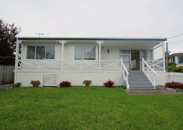  at 2/12 Sherwood Ave, Te Atatu South, Waitakere City, Auckland