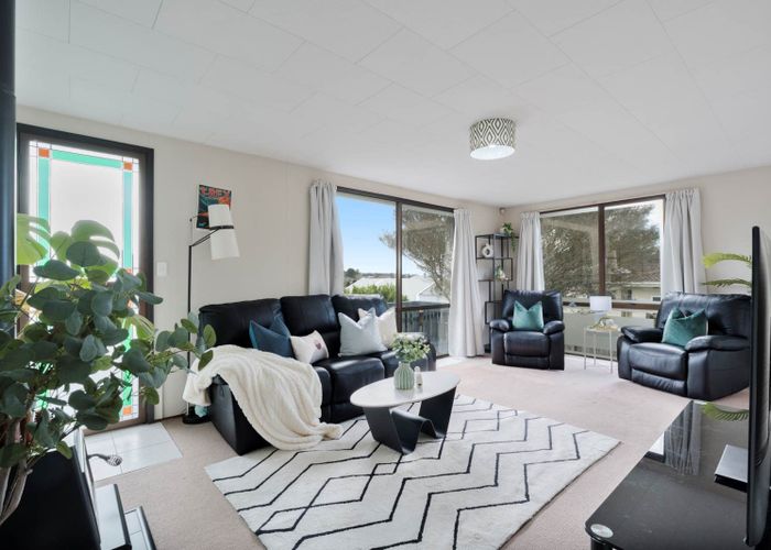  at 33 Starforth Place, Henderson, Waitakere City, Auckland