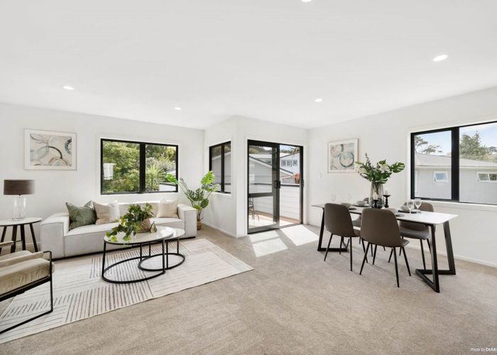  at 2/64 Blakeborough Drive, Forrest Hill, Auckland