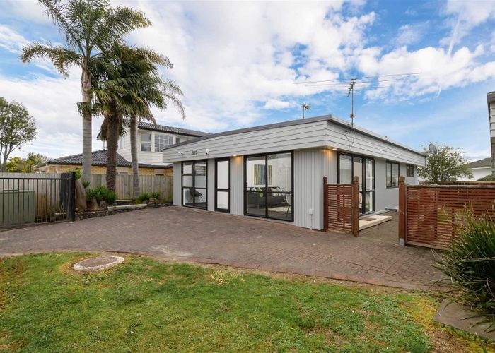 For rent 323 Bucklands Beach Road, Bucklands Beach, Manukau City