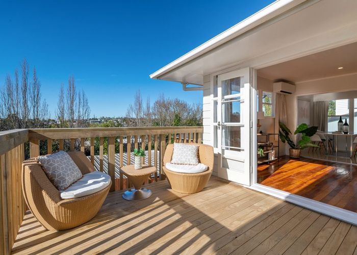  at 3 Gladys Avenue, Glenfield, North Shore City, Auckland