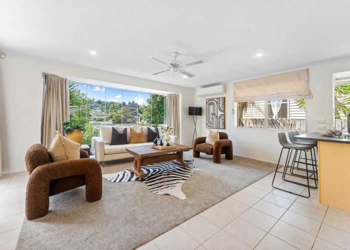  at 2 Greenleaf Way, Northcross, North Shore City, Auckland