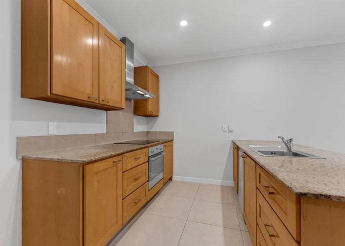  at 102/2 Gracechurch Drive, Flat Bush, Manukau City, Auckland
