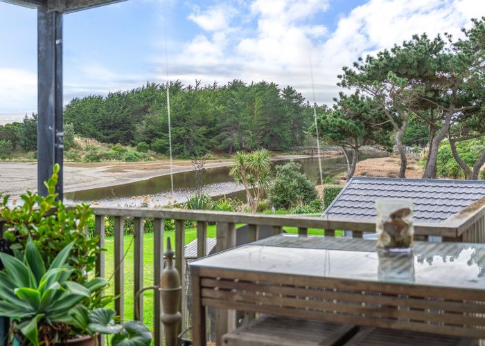  at 21 Manga-Pirau Street, Waikawa Beach, Horowhenua, Manawatu / Whanganui