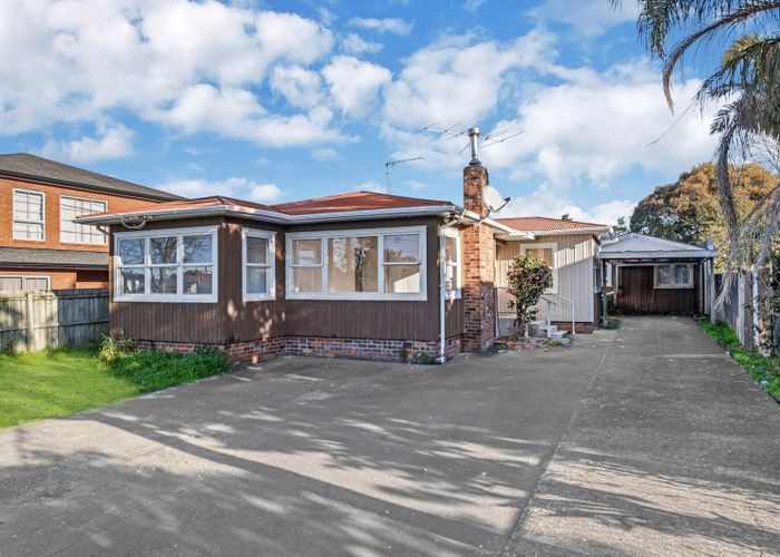  at 64 Hallberry Road, Mangere East, Auckland
