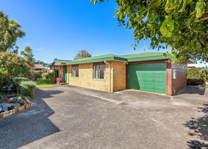  at 14 Swanson Oaks, Swanson, Waitakere City, Auckland