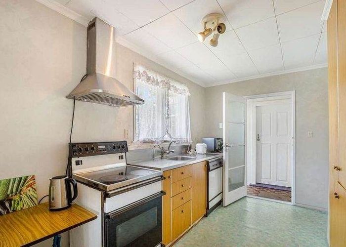  at 81 Hendry Avenue, Hillsborough, Auckland