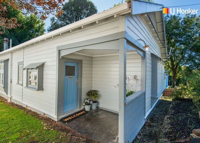  at 4 Hawthorn Avenue, Mornington, Dunedin