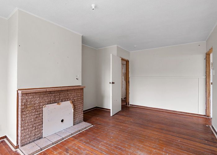  at 21 Shirley Road, Mairehau, Christchurch City, Canterbury