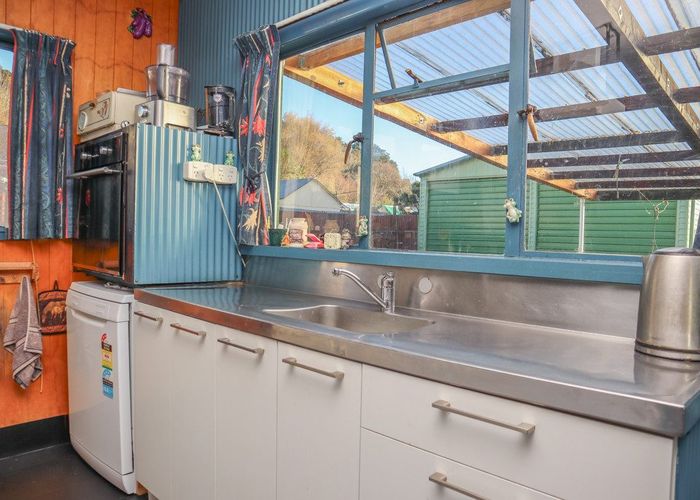  at 1 Ross Street, Dunollie, Grey, West Coast