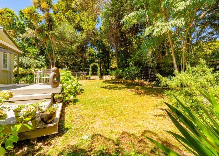  at 31 Tane Road, Laingholm, Auckland