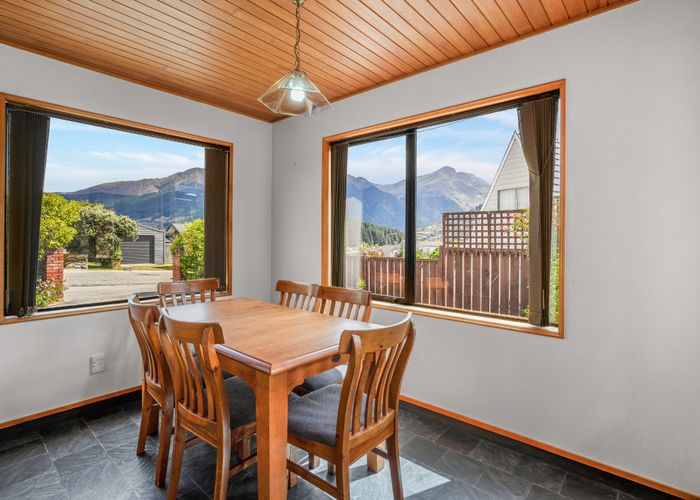  at 4 Four Views Avenue, Kelvin Heights, Queenstown