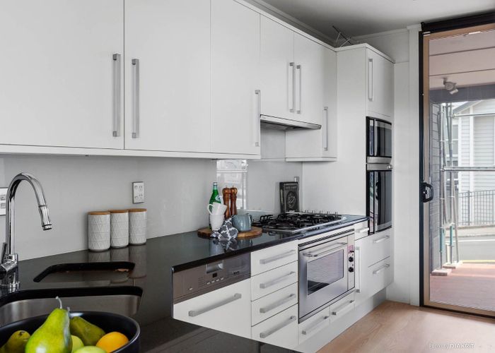  at 23 Clermont Terrace, Kelburn, Wellington