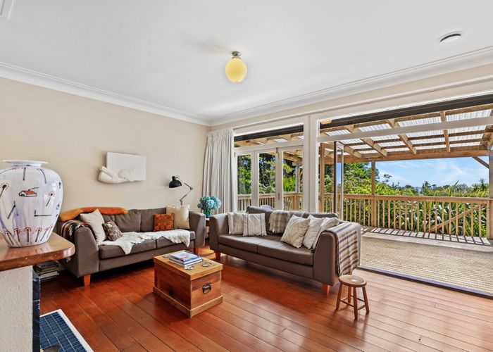  at 2 Tawari Road, Henderson Valley, Auckland