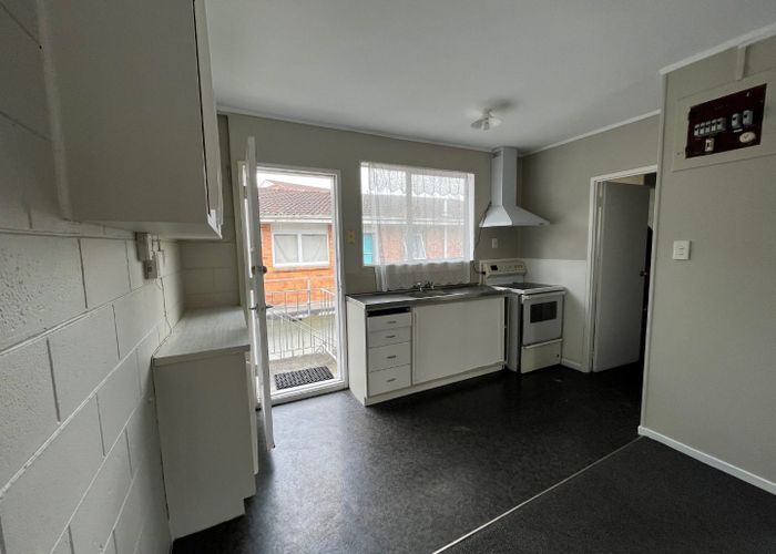  at 17 Rodney Street, Howick, Auckland