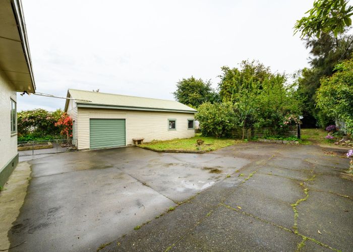  at 1419 Waughs Road, Aorangi