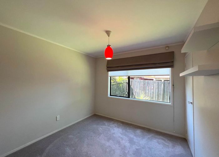  at 32 West Harbour Drive, West Harbour, Waitakere City, Auckland
