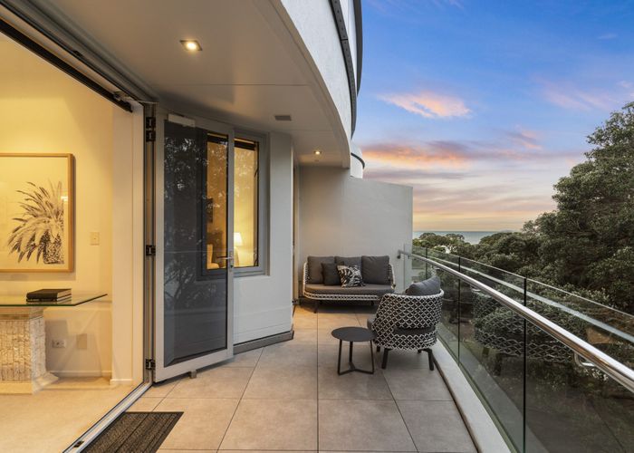  at 12/7 The Promenade, Takapuna, North Shore City, Auckland