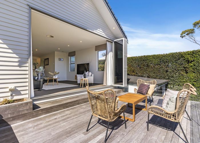  at 54 Tahapa Crescent, Meadowbank, Auckland