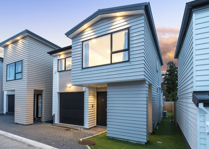  at 4/535 Swanson Road, Ranui, Auckland