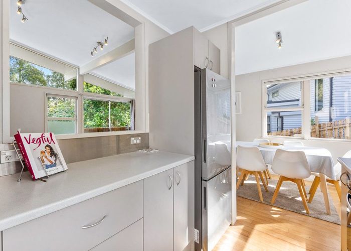  at 1/129 ESKDALE Road, Birkdale, Auckland
