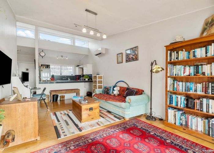 at 1/289 Glenfield Road, Glenfield, Auckland
