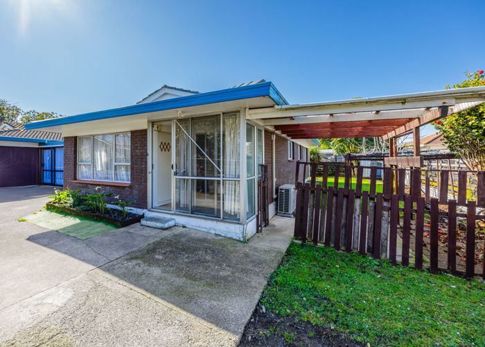  at 2/17 Waimahia Avenue, Weymouth, Manukau City, Auckland