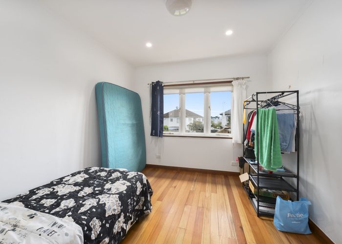  at 86 Mcleod Road, Te Atatu South, Waitakere City, Auckland