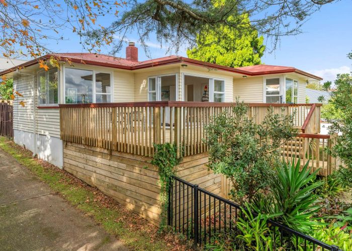 at 3 Marie Crescent, Te Atatu South, Waitakere City, Auckland