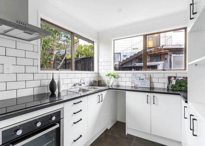  at 11 Lendenfeld Drive, Papatoetoe, Manukau City, Auckland