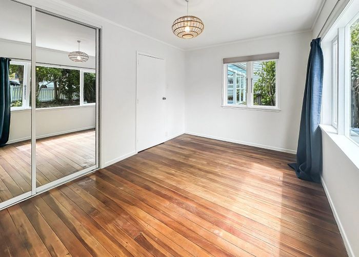  at 21 Drome View Place, Beach Haven, North Shore City, Auckland