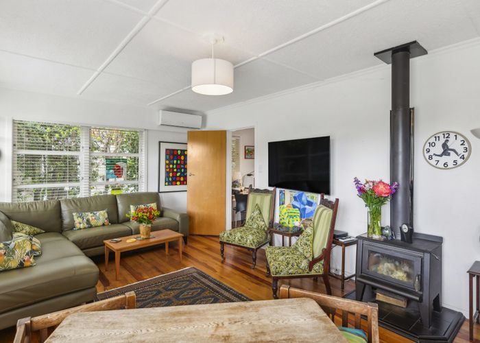  at 15 Walton Avenue, Waikanae, Waikanae