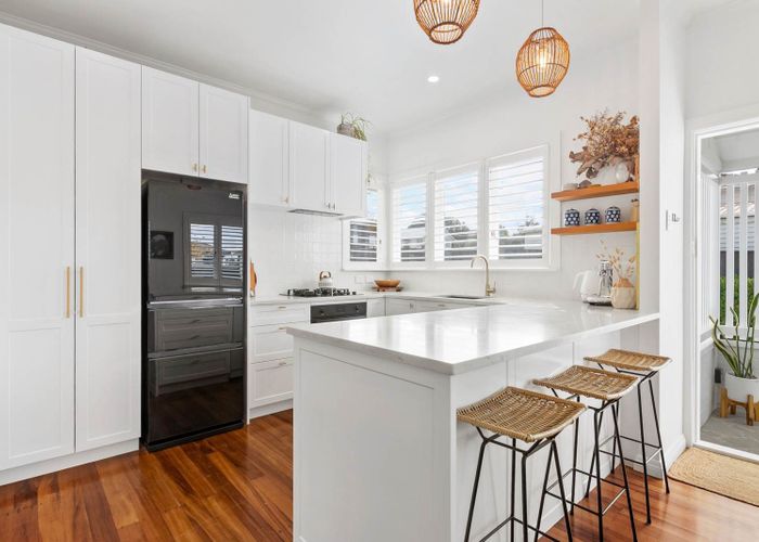  at 82 Hillcrest Road, Papatoetoe, Auckland