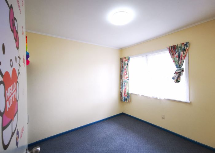  at 1/88 Tirimoana Road, Te Atatu South, Waitakere City, Auckland