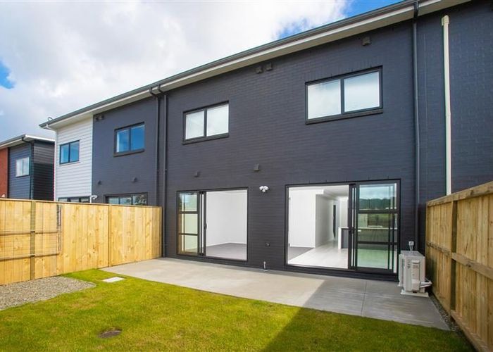  at 32 Vincent MCGrath Cres, Swanson, Waitakere City, Auckland
