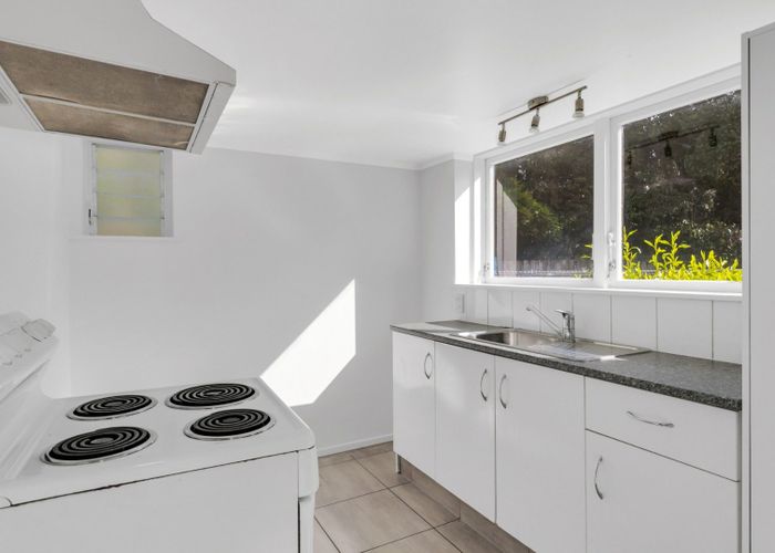  at 16 Royal View Road, Te Atatu South, Waitakere City, Auckland