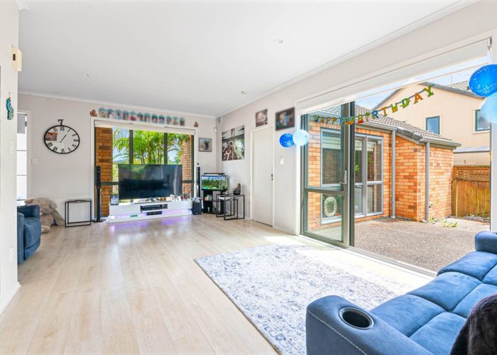  at 38 Villanova Place, Albany, Auckland
