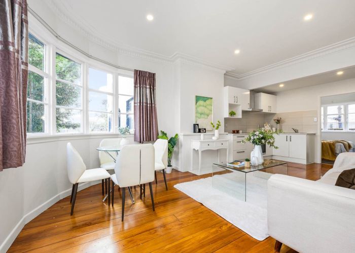  at 2/886 Dominion Road, Mount Eden, Auckland City, Auckland