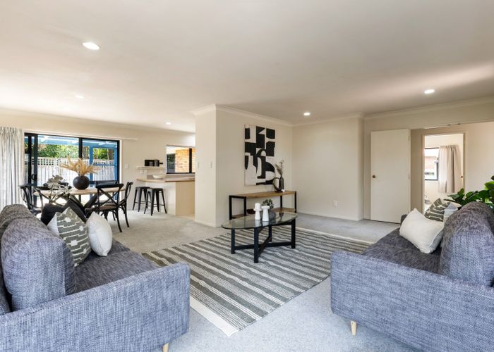  at 22 Bouverie Crescent, Flagstaff, Hamilton