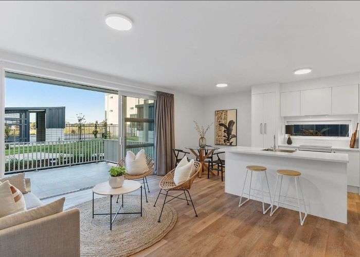  at 2/6 Glidepath Road, Hobsonville, Waitakere City, Auckland