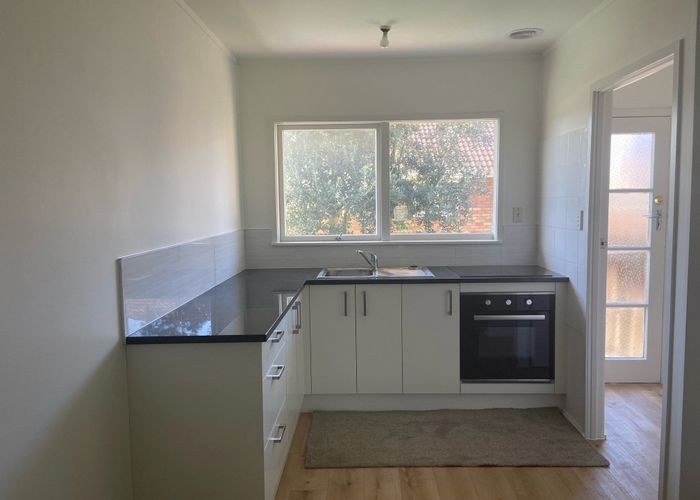  at 2/142 Panama Road, Mount Wellington, Auckland