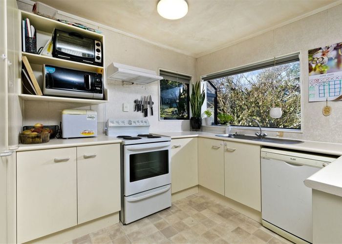  at 106 Glen Road, Ranui, Auckland