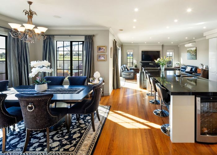  at 10 Peninsula Point, Huntington, Hamilton, Waikato