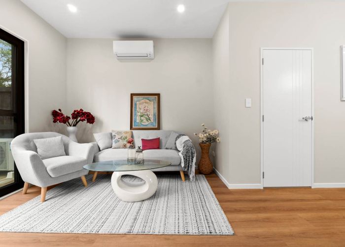  at 21 Don Oliver Lane, Glen Eden, Waitakere City, Auckland