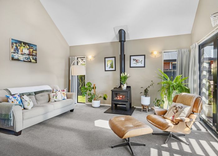  at 7 Oaktree Lane, Bishopdale, Christchurch City, Canterbury