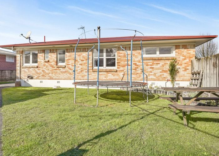  at 24 Cotton Street, St Andrews, Hamilton